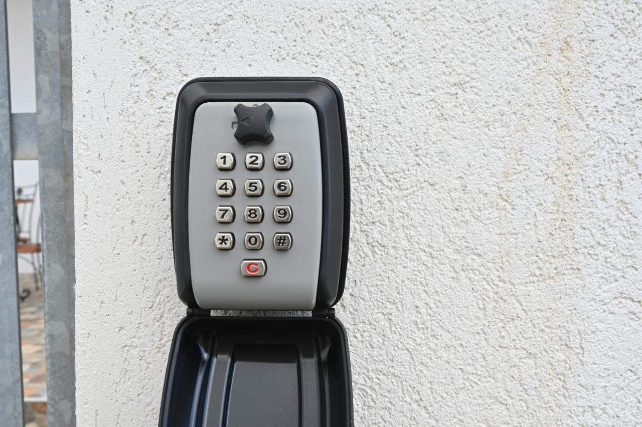 オストゥーニ Casale Vista Aduaヴィラ エクステリア 写真